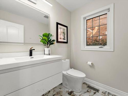 143 Queen Filomena Ave, Vaughan, ON - Indoor Photo Showing Bathroom