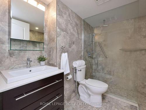 406-200 Broadway, Orangeville, ON - Indoor Photo Showing Bathroom