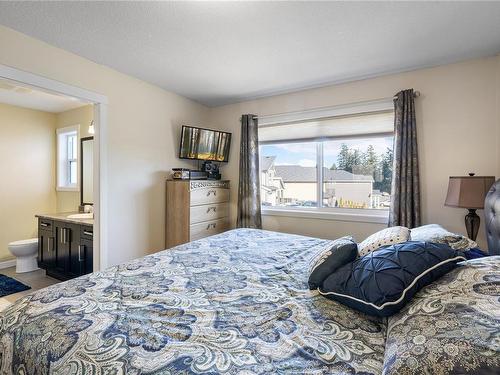 101 Armins Pl, Nanaimo, BC - Indoor Photo Showing Bedroom