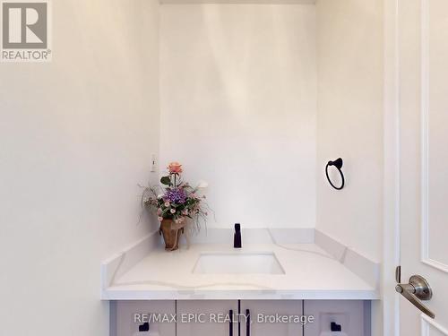 20 Montressor Dr, Toronto, ON - Indoor Photo Showing Bathroom