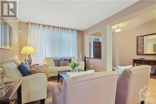 55 Ironside Court, Ottawa, ON - Indoor Photo Showing Living Room