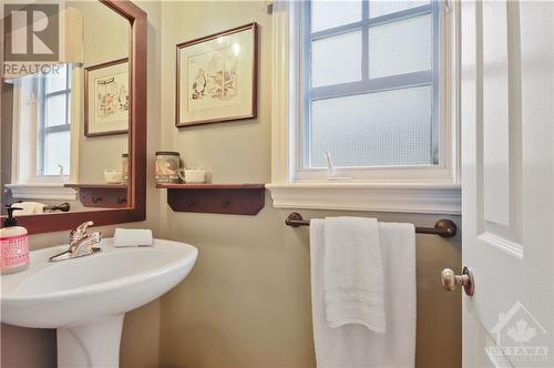 55 Ironside Court, Ottawa, ON - Indoor Photo Showing Bathroom