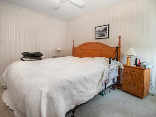 166-1255 Raymer Avenue, Kelowna, BC - Indoor Photo Showing Bedroom