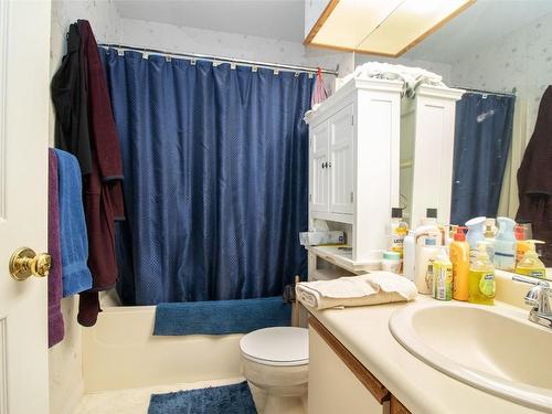 166-1255 Raymer Avenue, Kelowna, BC - Indoor Photo Showing Bathroom