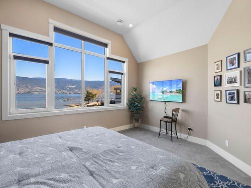 2820 Landry Crescent, Summerland, BC - Indoor Photo Showing Bedroom