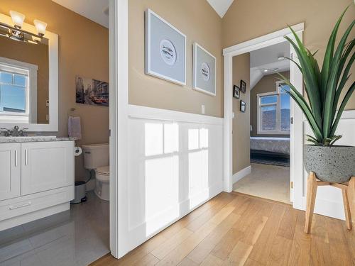 2820 Landry Crescent, Summerland, BC - Indoor Photo Showing Bathroom