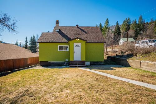 48 Nelson Avenue, Fruitvale, BC - Outdoor