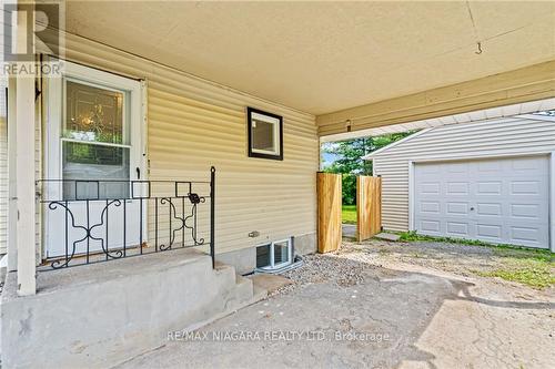 82 Booth St, St. Catharines, ON - Outdoor With Exterior