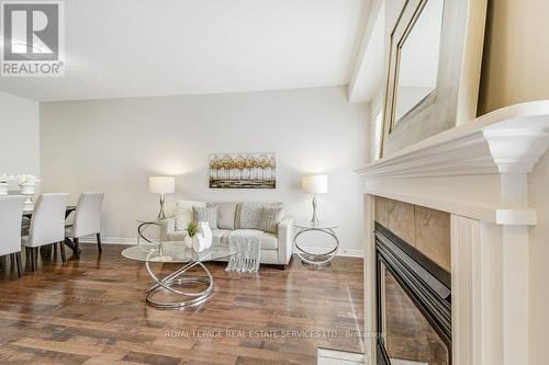 #3 -232 Stonehenge Rd, Hamilton, ON - Indoor With Fireplace