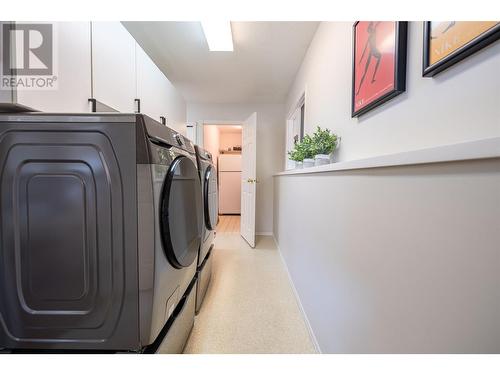 324 Sunshine Place, Vernon, BC - Indoor Photo Showing Laundry Room