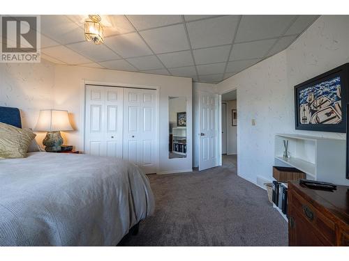 324 Sunshine Place, Vernon, BC - Indoor Photo Showing Bedroom