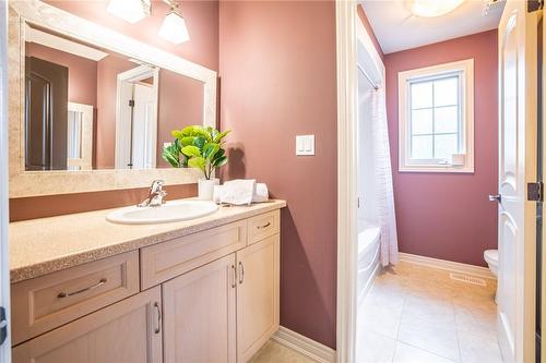 7690 Bishop Avenue, Niagara Falls, ON - Indoor Photo Showing Bathroom