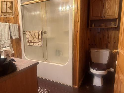 3287 Eagle Creek Road, Forest Grove, BC - Indoor Photo Showing Bathroom