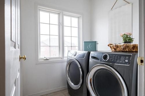 64 Benjamin Drive, Hamilton, ON - Indoor Photo Showing Laundry Room