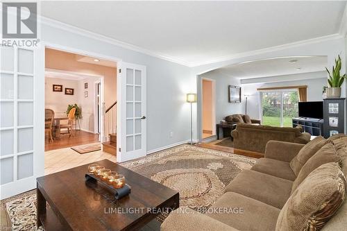 66 Nanette Drive, London, ON - Indoor Photo Showing Living Room