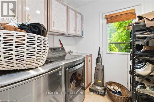 66 Nanette Dr, London, ON - Indoor Photo Showing Laundry Room