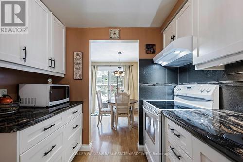 47 Grandridge Cres, Guelph, ON - Indoor Photo Showing Kitchen