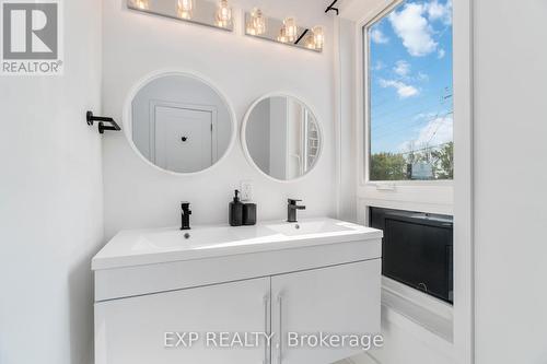#312 -6065 Mcleod Rd N, Niagara Falls, ON - Indoor Photo Showing Bathroom