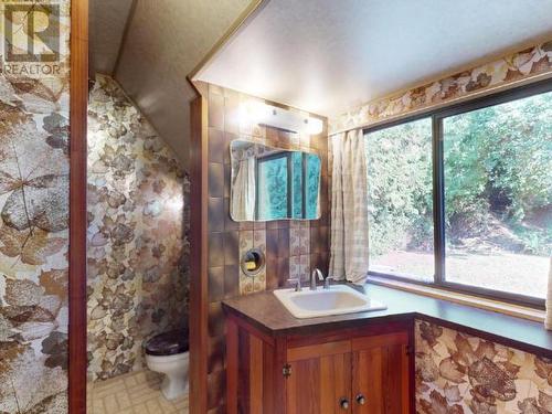 7108 Kemano Street, Powell River, BC - Indoor Photo Showing Bathroom