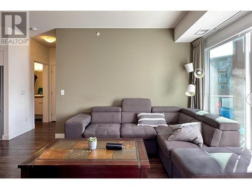 985 Academy Way Unit# 309, Kelowna, BC - Indoor Photo Showing Living Room