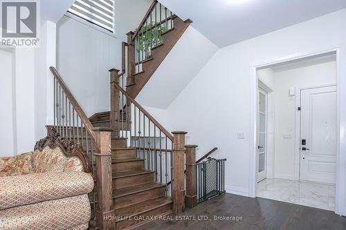 60 Meadow Vista Cres, East Gwillimbury, ON - Indoor Photo Showing Other Room