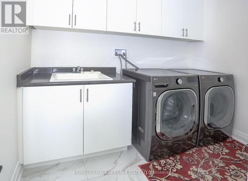 60 Meadow Vista Cres, East Gwillimbury, ON - Indoor Photo Showing Laundry Room