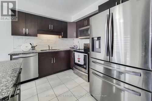 7741 Shaw St, Niagara Falls, ON - Indoor Photo Showing Kitchen With Upgraded Kitchen