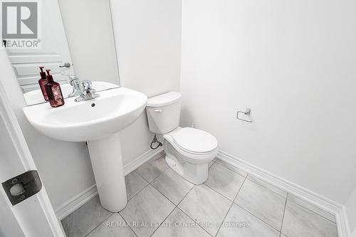7741 Shaw St, Niagara Falls, ON - Indoor Photo Showing Bathroom