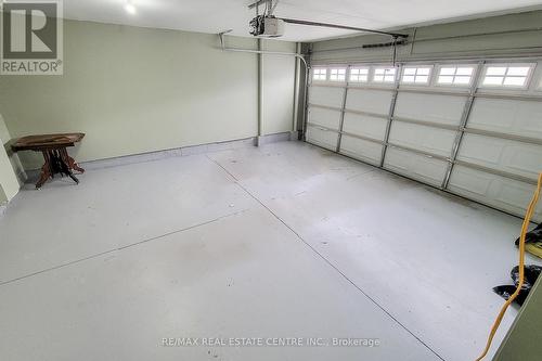 7741 Shaw St, Niagara Falls, ON - Indoor Photo Showing Garage