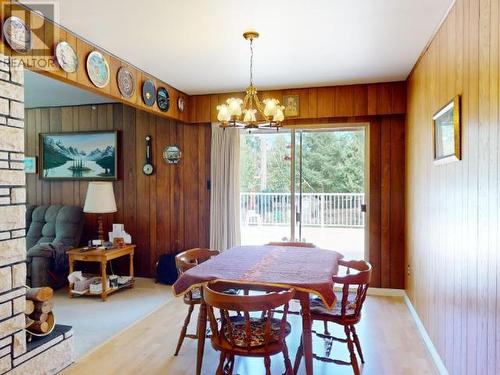 7151 Boswell Street, Powell River, BC - Indoor Photo Showing Dining Room