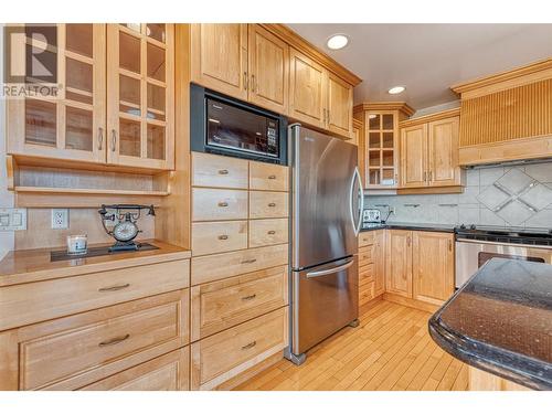 78 Spruce Drive, Vernon, BC - Indoor Photo Showing Kitchen With Stainless Steel Kitchen