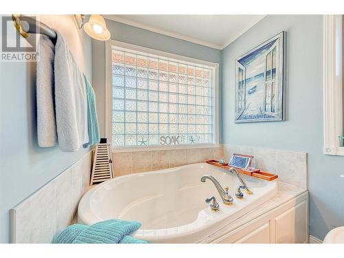 78 Spruce Drive, Vernon, BC - Indoor Photo Showing Bathroom