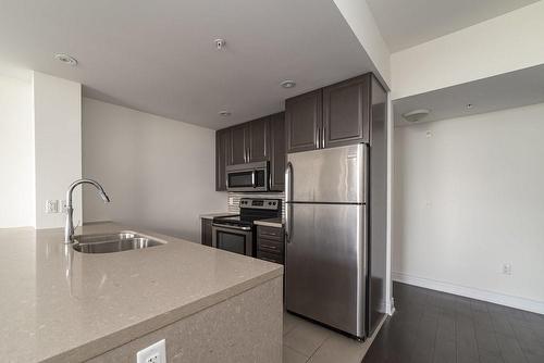 427 Aberdeen Avenue|Unit #305, Hamilton, ON - Indoor Photo Showing Kitchen With Stainless Steel Kitchen With Double Sink