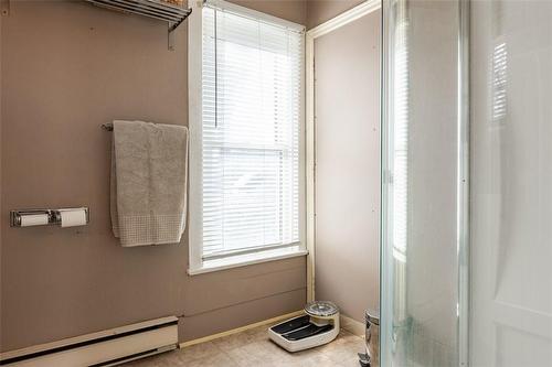 124 Main Street W, Port Colborne, ON - Indoor Photo Showing Bathroom