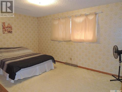 503 Mcleod Avenue, Estevan, SK - Indoor Photo Showing Bedroom