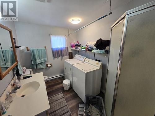 4525 Park Avenue, Terrace, BC - Indoor Photo Showing Bathroom