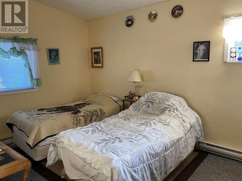 172 Mcgowan Road, Oliver, BC - Indoor Photo Showing Bedroom