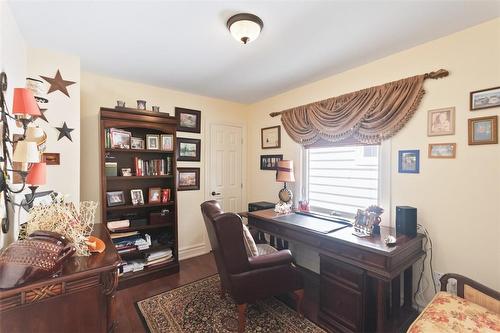 152 York Street, St. Catharines, ON - Indoor Photo Showing Office
