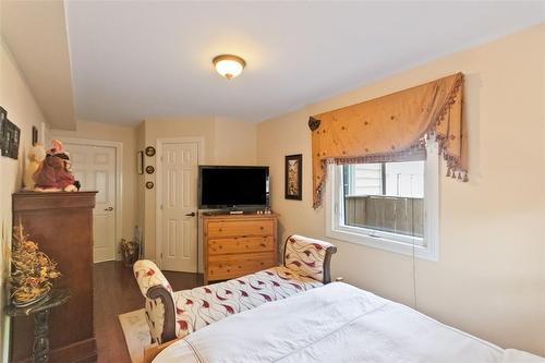 152 York Street, St. Catharines, ON - Indoor Photo Showing Bedroom