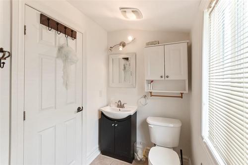 152 York Street, St. Catharines, ON - Indoor Photo Showing Bathroom