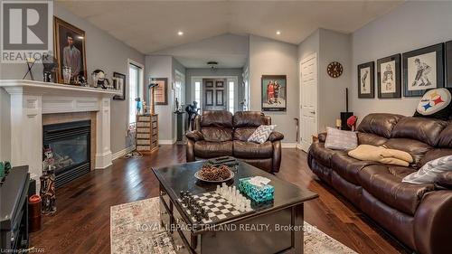 2738 Devon Road, London, ON - Indoor Photo Showing Living Room With Fireplace