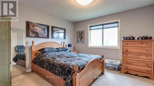 2738 Devon Road, London, ON - Indoor Photo Showing Bedroom