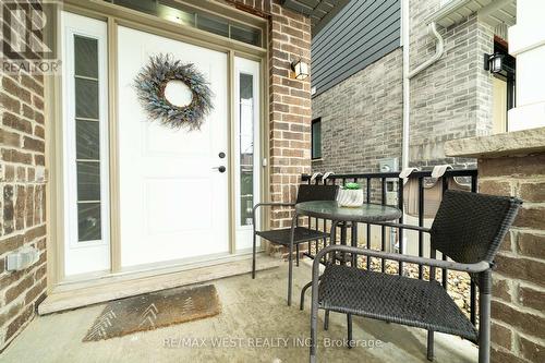 172 Hollybrook Tr, Kitchener, ON - Outdoor With Exterior