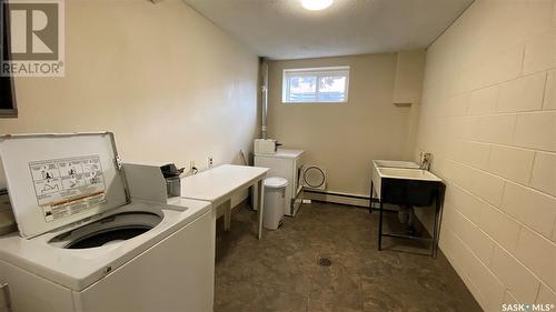 35 19Th Street E, Prince Albert, SK - Indoor Photo Showing Laundry Room