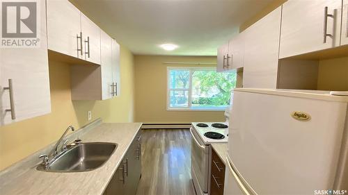35 19Th Street E, Prince Albert, SK - Indoor Photo Showing Kitchen