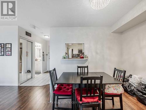 #1602 -285 Enfield Pl, Mississauga, ON - Indoor Photo Showing Dining Room