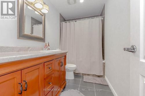 29 Sandringham Crt, Brampton, ON - Indoor Photo Showing Bathroom