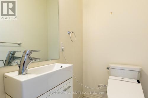 #10 -2212 Bromsgrove Rd, Mississauga, ON - Indoor Photo Showing Laundry Room
