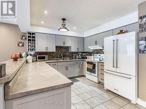 271 Thompson Road, Orangeville, ON - Indoor Photo Showing Kitchen