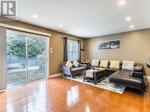 271 Thompson Road, Orangeville, ON - Indoor Photo Showing Living Room